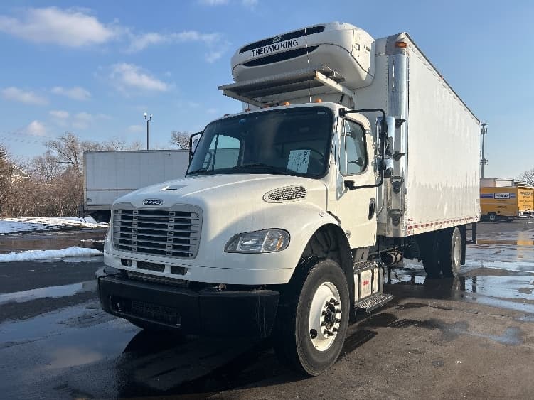 2019 Freightliner M2 106 — photo 3