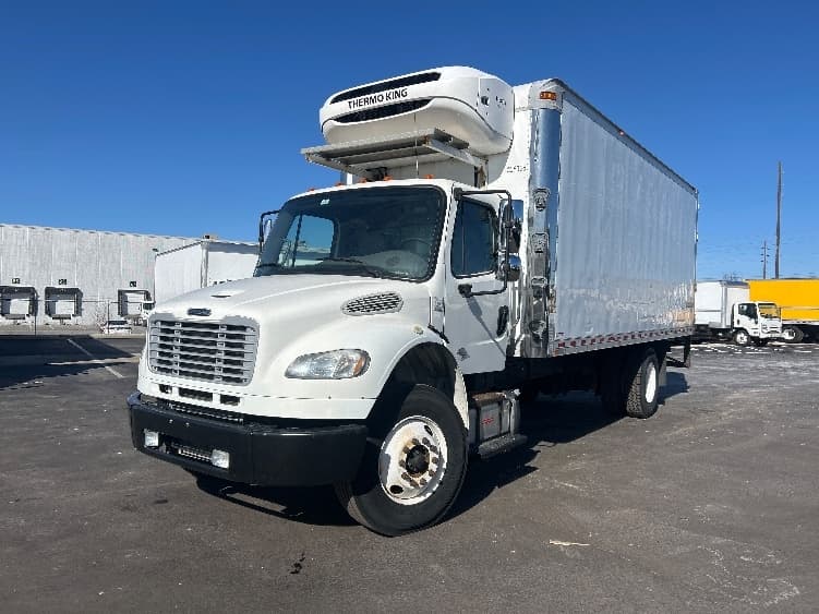 2019 Freightliner M2 106 — photo 3