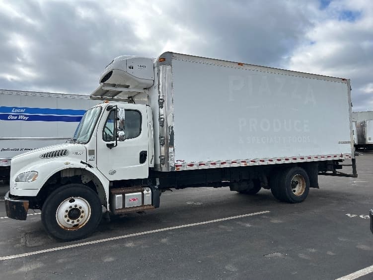 2019 Freightliner M2 106 — photo 4