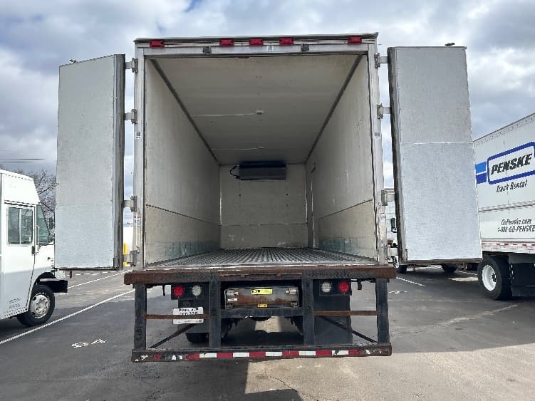 2019 Freightliner M2 106 — photo 8