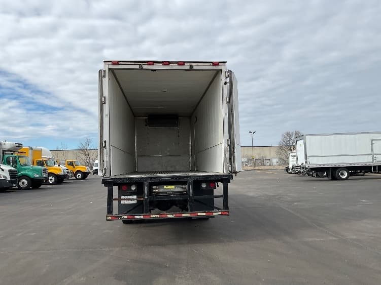 2019 Freightliner M2 106 — photo 8