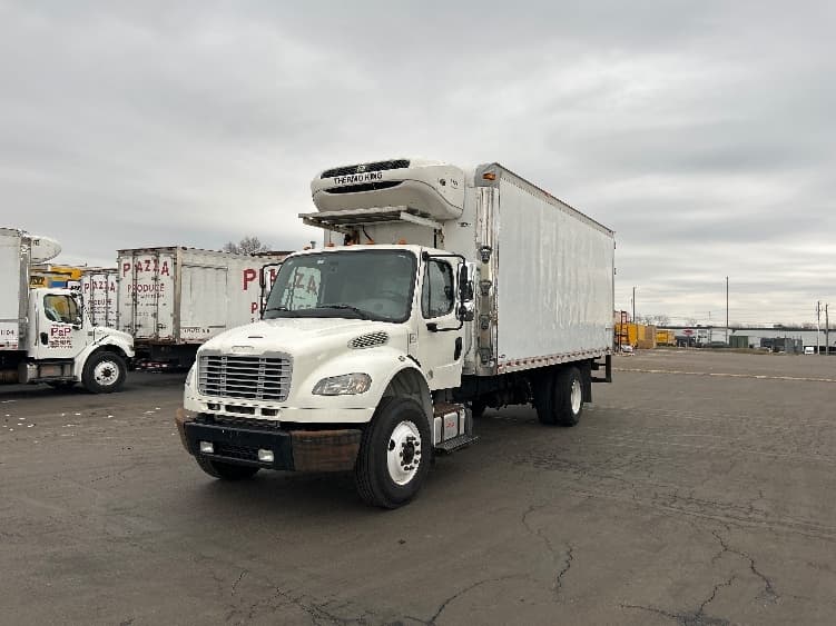 2019 Freightliner M2 106 — photo 3