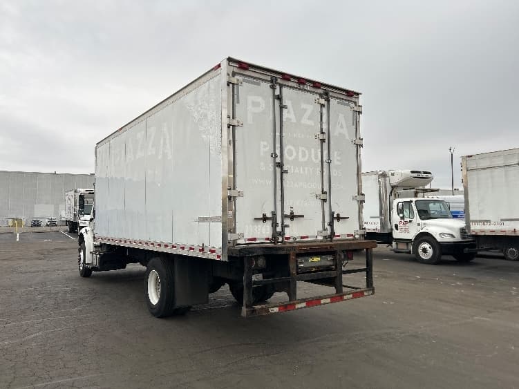 2019 Freightliner M2 106 — photo 6