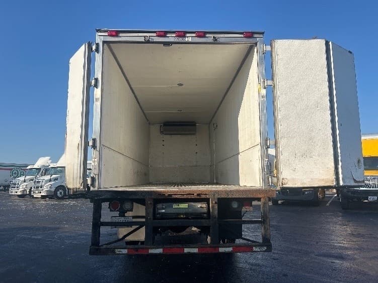 2019 Freightliner M2 106 — photo 8