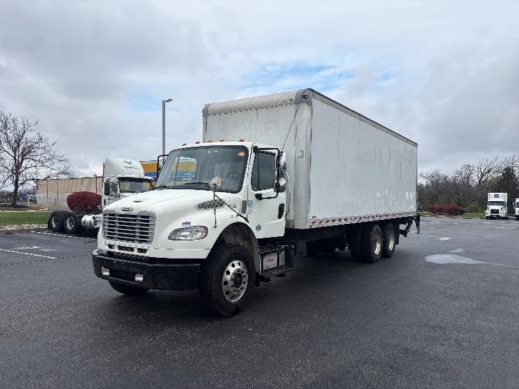 2019 Freightliner M2 106 — photo 3