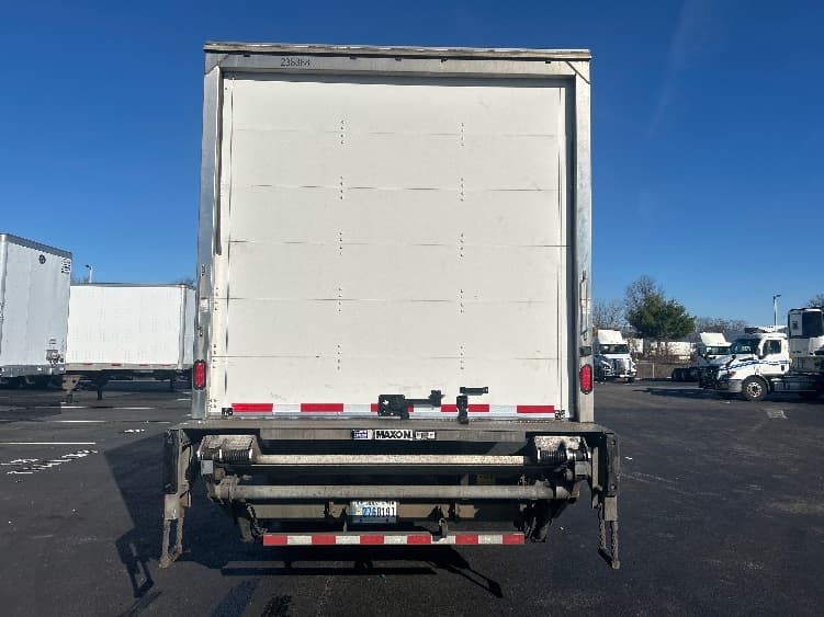 2019 Freightliner M2 106 — photo 7