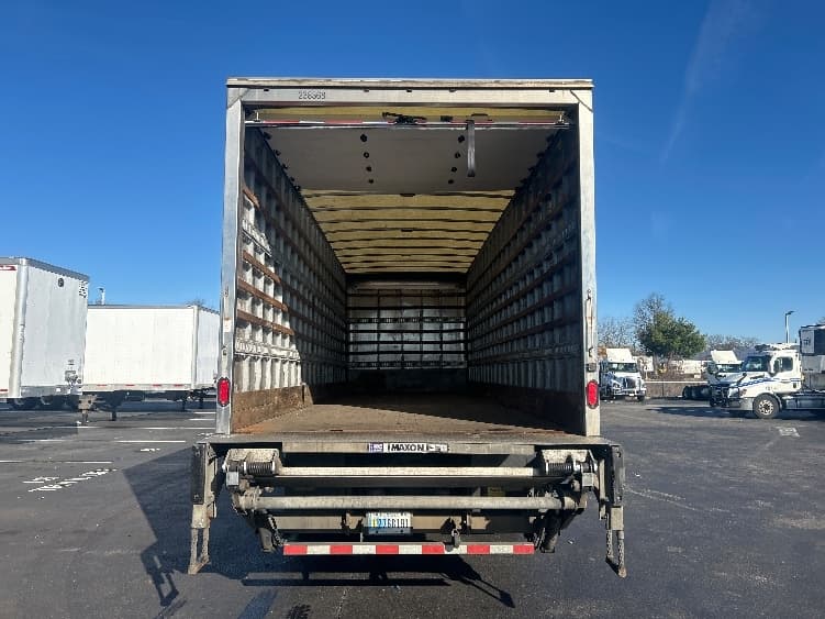 2019 Freightliner M2 106 — photo 8