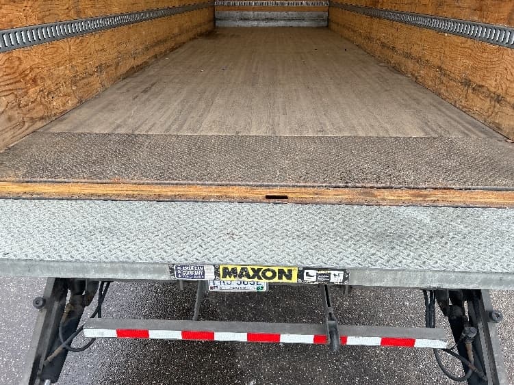 2019 Freightliner M2 106 — photo 10