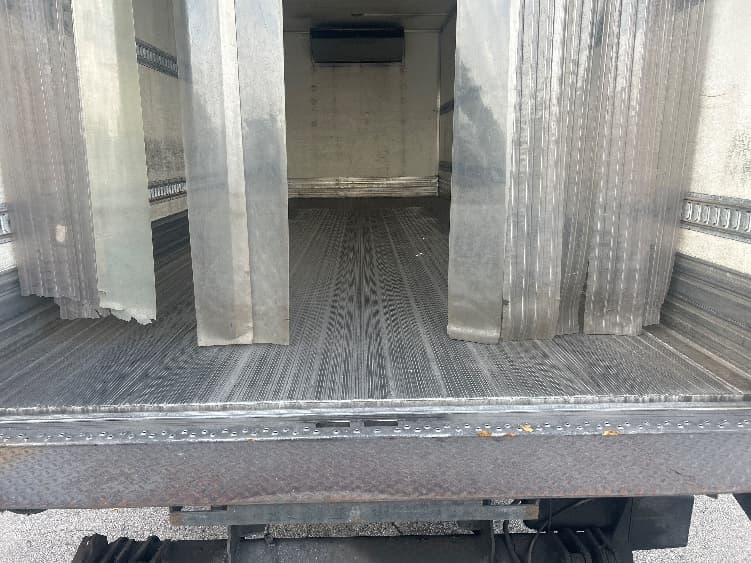 2019 Freightliner M2 106 — photo 10