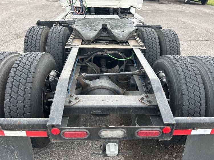 2019 Freightliner Cascadia — photo 6