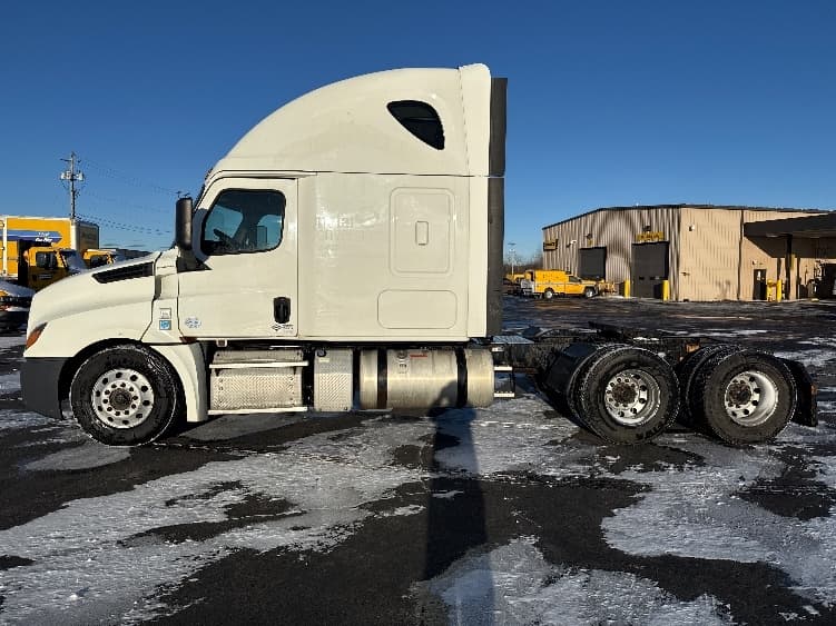 2019 Freightliner Cascadia — photo 4