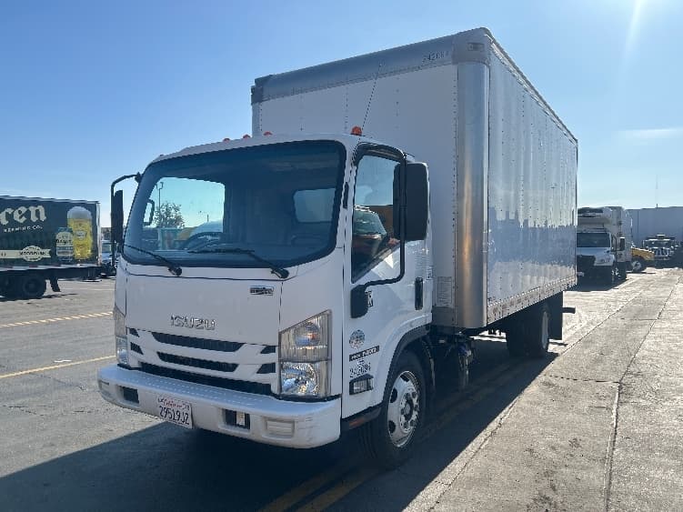 2019 Isuzu NRR — photo 3