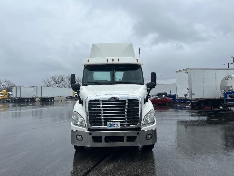 2019 Freightliner Cascadia — photo 2