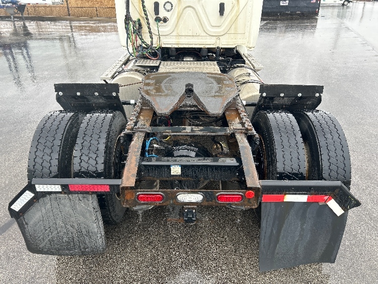 2019 Freightliner Cascadia — photo 6