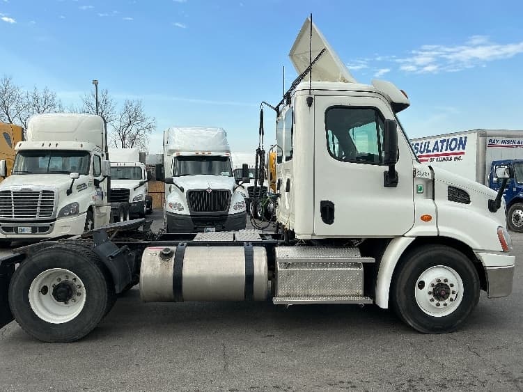 2019 Freightliner Cascadia — photo 8