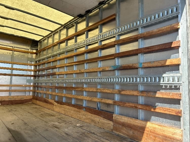 2019 Isuzu NPR — photo 10