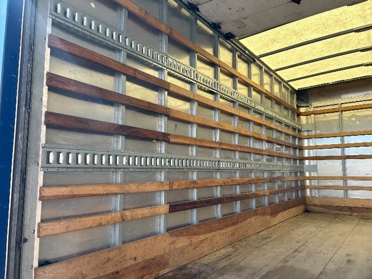 2019 Isuzu NPR — photo 9