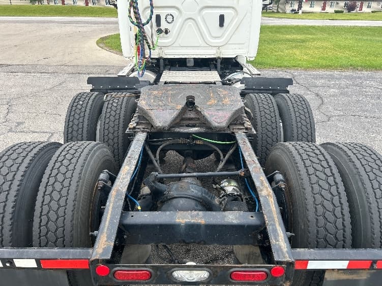 2019 Freightliner Cascadia — photo 6