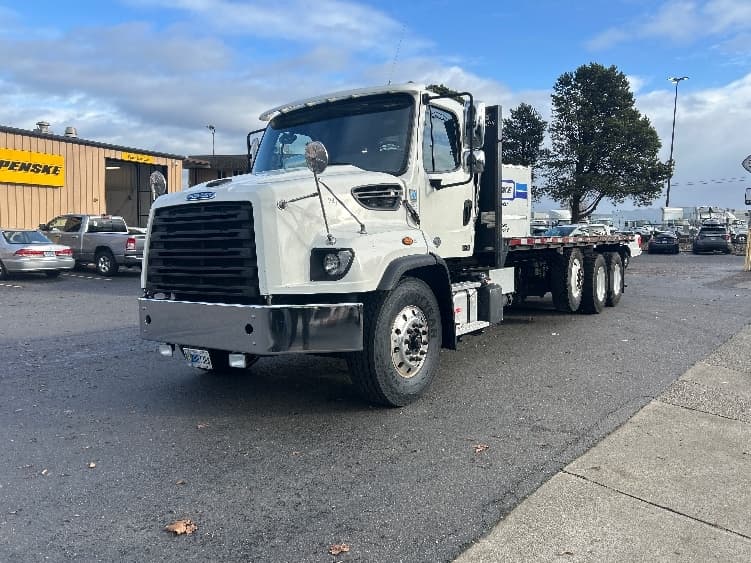 2019 Freightliner 114SD — photo 3