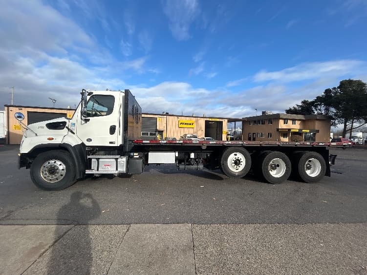 2019 Freightliner 114SD — photo 4