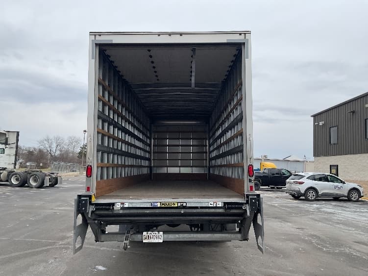 2024 Freightliner M2 106 — photo 8