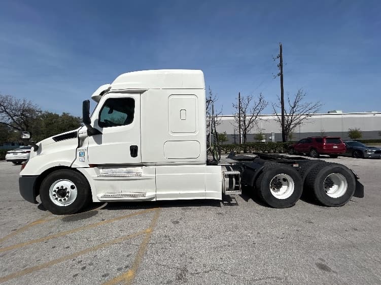 2019 Freightliner Cascadia — photo 4
