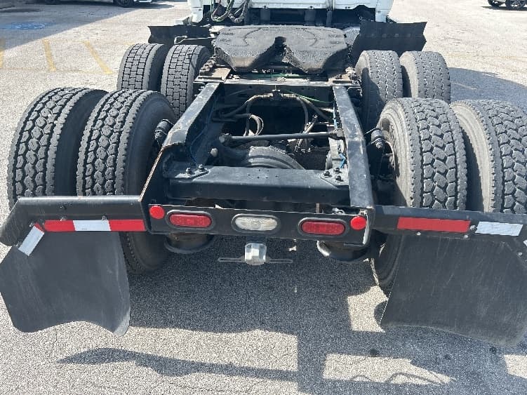 2019 Freightliner Cascadia — photo 6