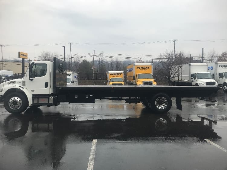 2019 Freightliner M2 106 — photo 4