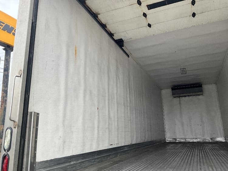 2019 Freightliner M2 106 — photo 10