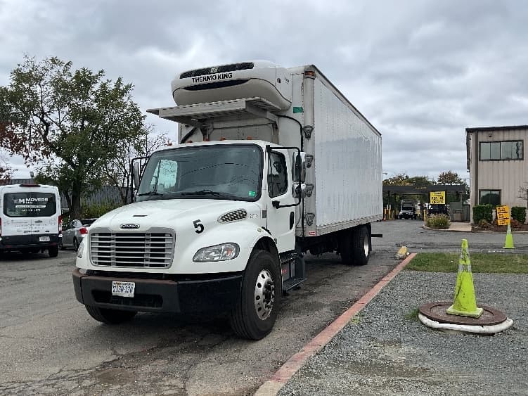 2019 Freightliner M2 106 — photo 3