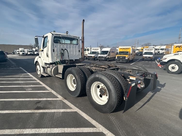 2020 Freightliner M2 112 — photo 5