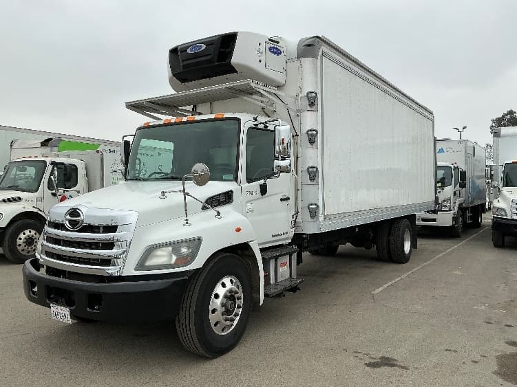 2019 Hino 268 — photo 3