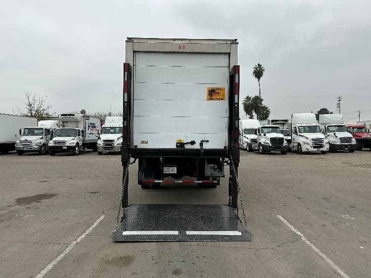 2019 Hino 268 — photo 7