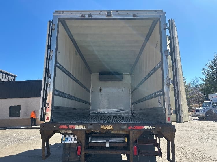 2019 Freightliner M2 106 — photo 8