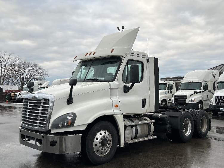 2019 Freightliner Cascadia — photo 3
