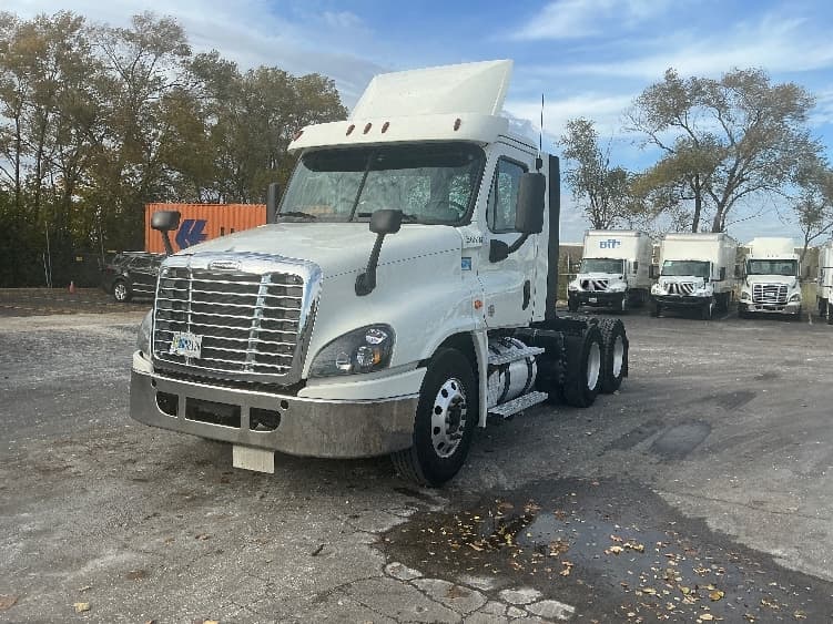 2019 Freightliner Cascadia — photo 3