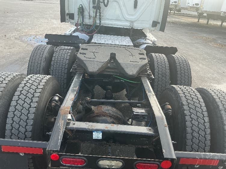 2019 Freightliner Cascadia — photo 6