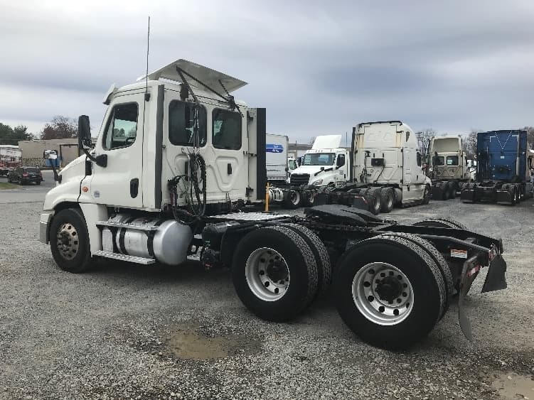 2019 Freightliner Cascadia — photo 5