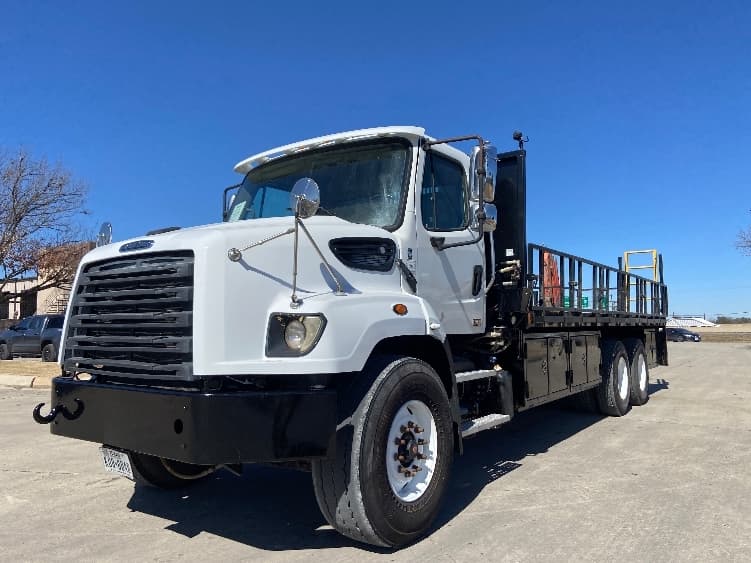 2019 Freightliner 114SD — photo 3