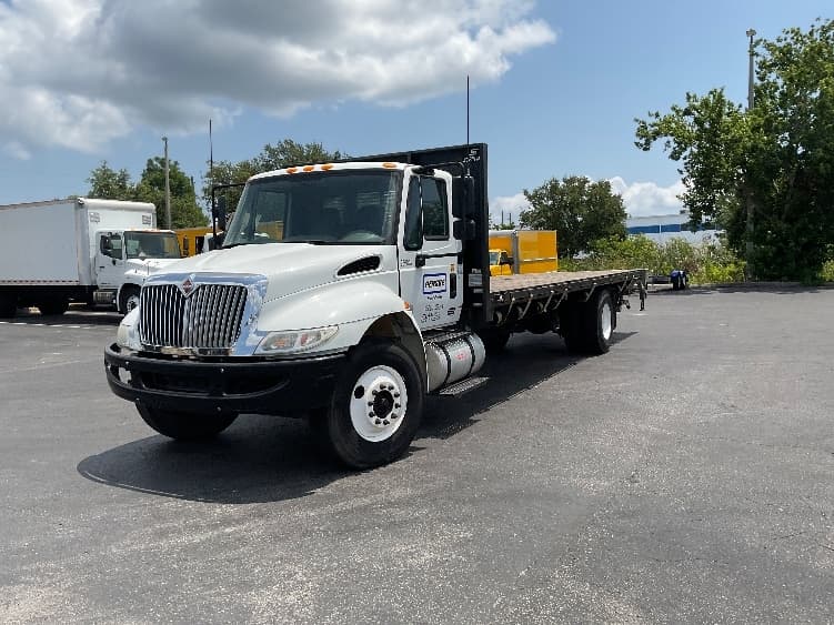 2019 International 4300 — photo 3