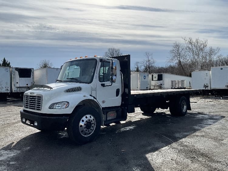 2019 Freightliner M2 106 — photo 3