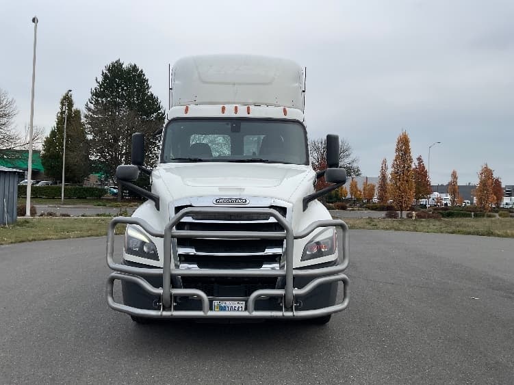 2019 Freightliner Cascadia — photo 2
