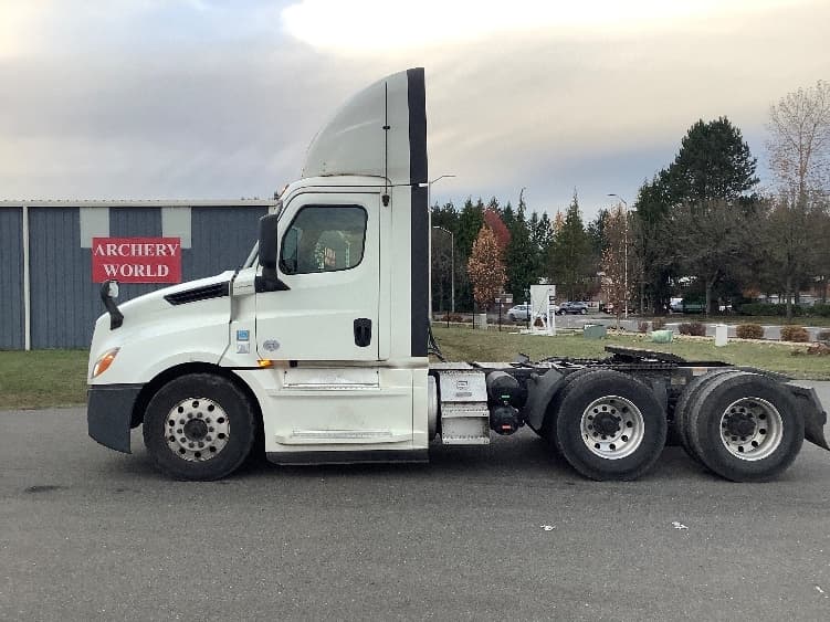 2019 Freightliner Cascadia — photo 4