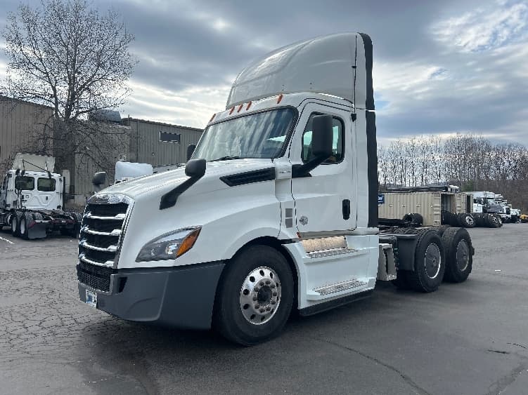 2019 Freightliner Cascadia — photo 3