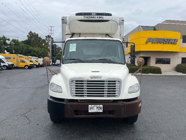 2019 Freightliner M2 106 — photo 2