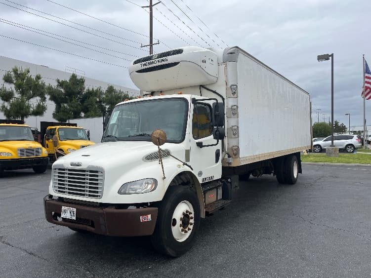 2019 Freightliner M2 106 — photo 3
