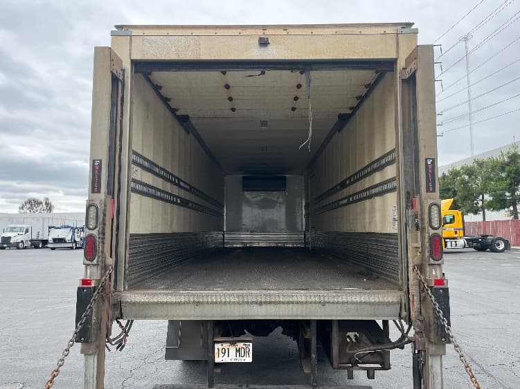 2019 Freightliner M2 106 — photo 8