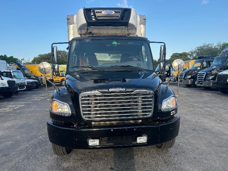 2019 Freightliner M2 106 — photo 2
