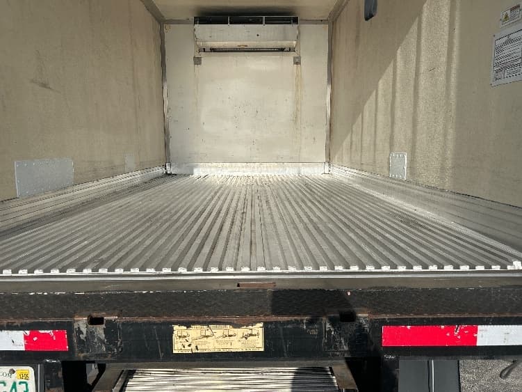 2019 Freightliner M2 106 — photo 9