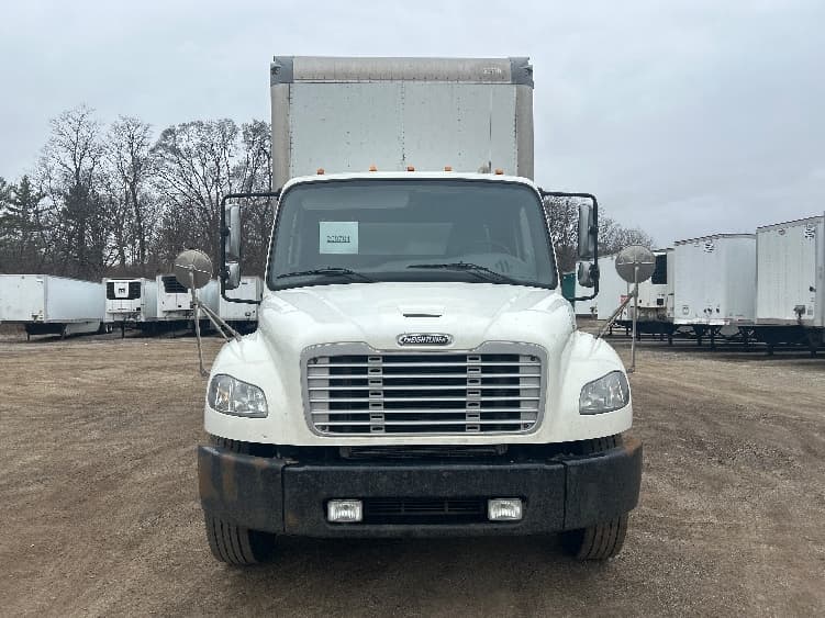 2019 Freightliner M2 106 — photo 2